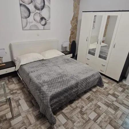 Sandra - Apartment *