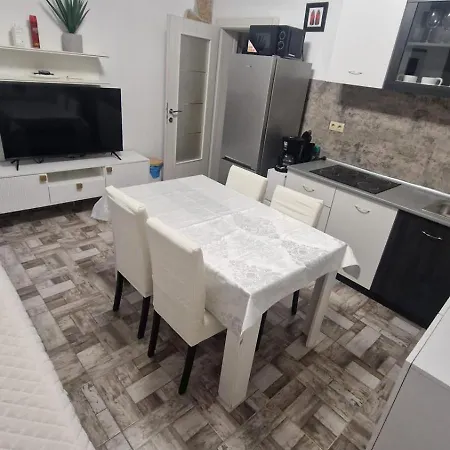 Sandra - Apartment *