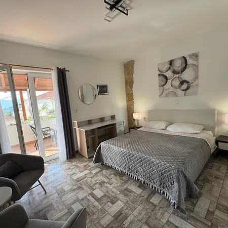 Appartement Sandra - *