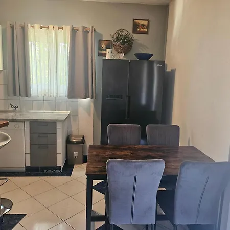 Sandra - Διαμέρισμα Τρογκίρ