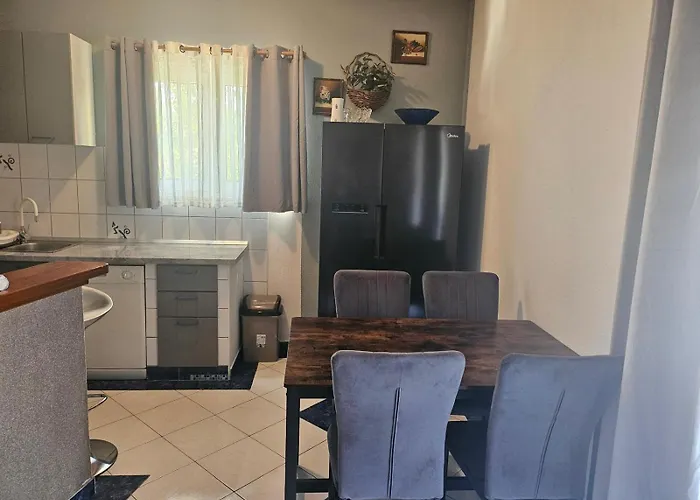 Sandra - Apartman Trogir